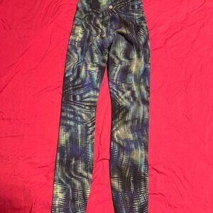 Lululemon Size 4 HR LUxtreme wunder under leggings